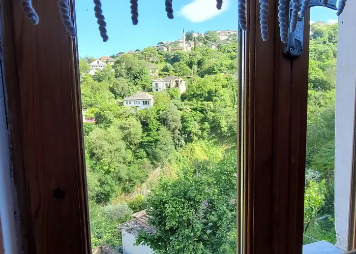 Jona דירה Gjirokastër