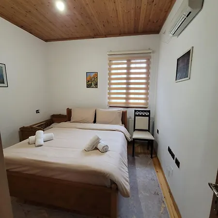Jona Apartment *